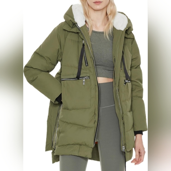 Orolay Jackets & Blazers - Orolay Women's Thickened Down Jacket Green Medium NWOT Hooded Outerwear FullZip